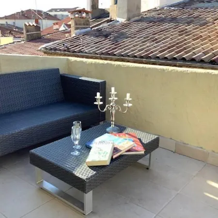 Daire Superbe 3 Pieces Dans Le Coeur Vieille Ville Antibes