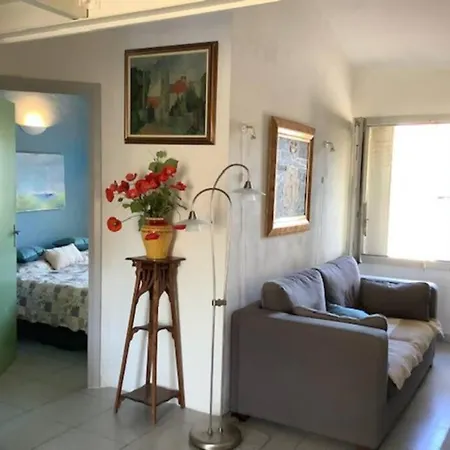 Daire Superbe 3 Pieces Dans Le Coeur Vieille Ville Antibes