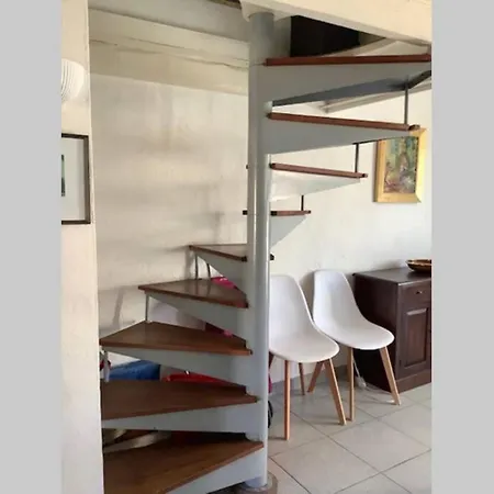 Superbe 3 Pieces Dans Le Coeur Vieille Ville Daire Antibes